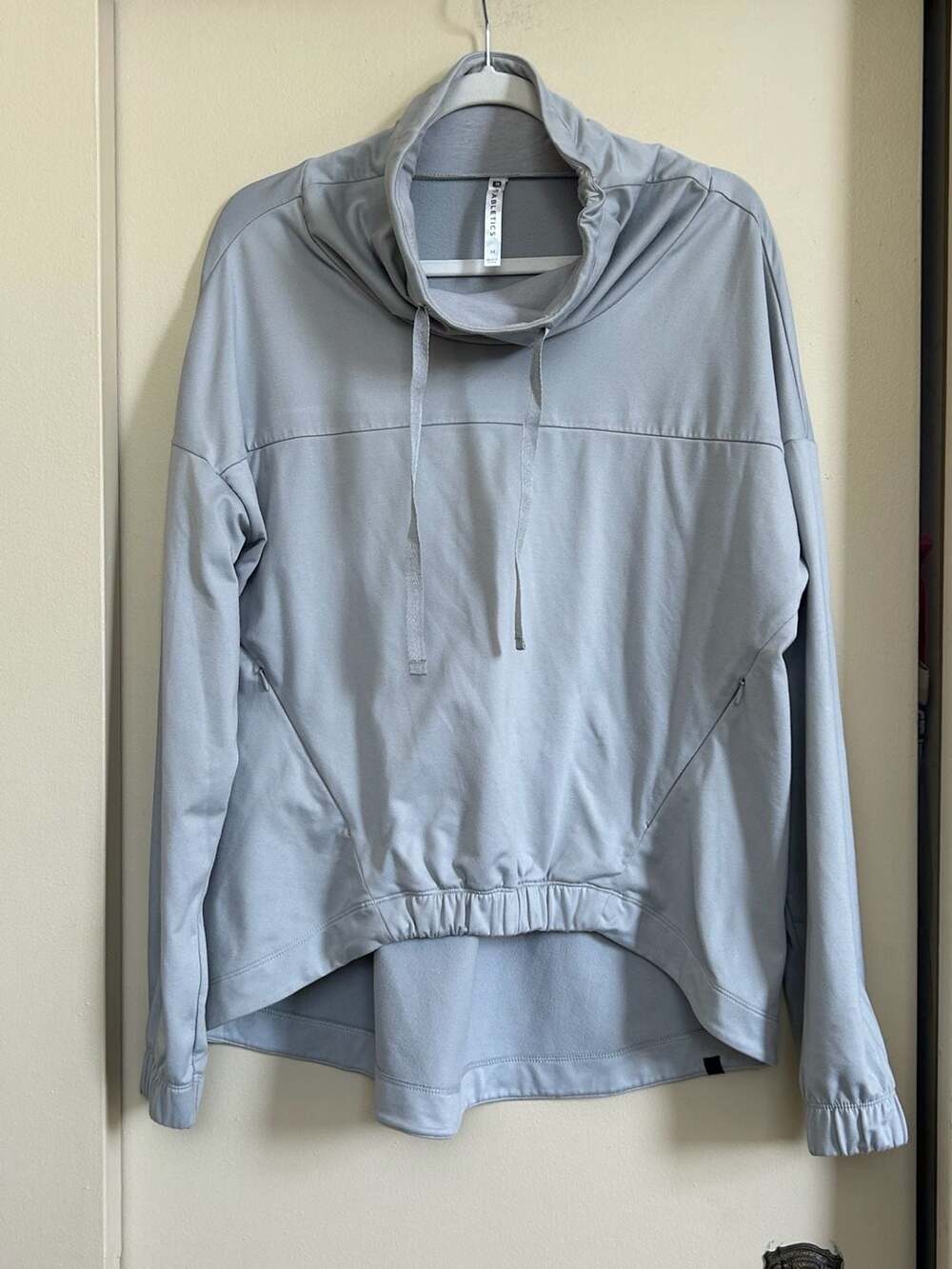 Fabletics Women's Gray Cowl Neck Long Sleeve Pullover Sweatshirt Size M